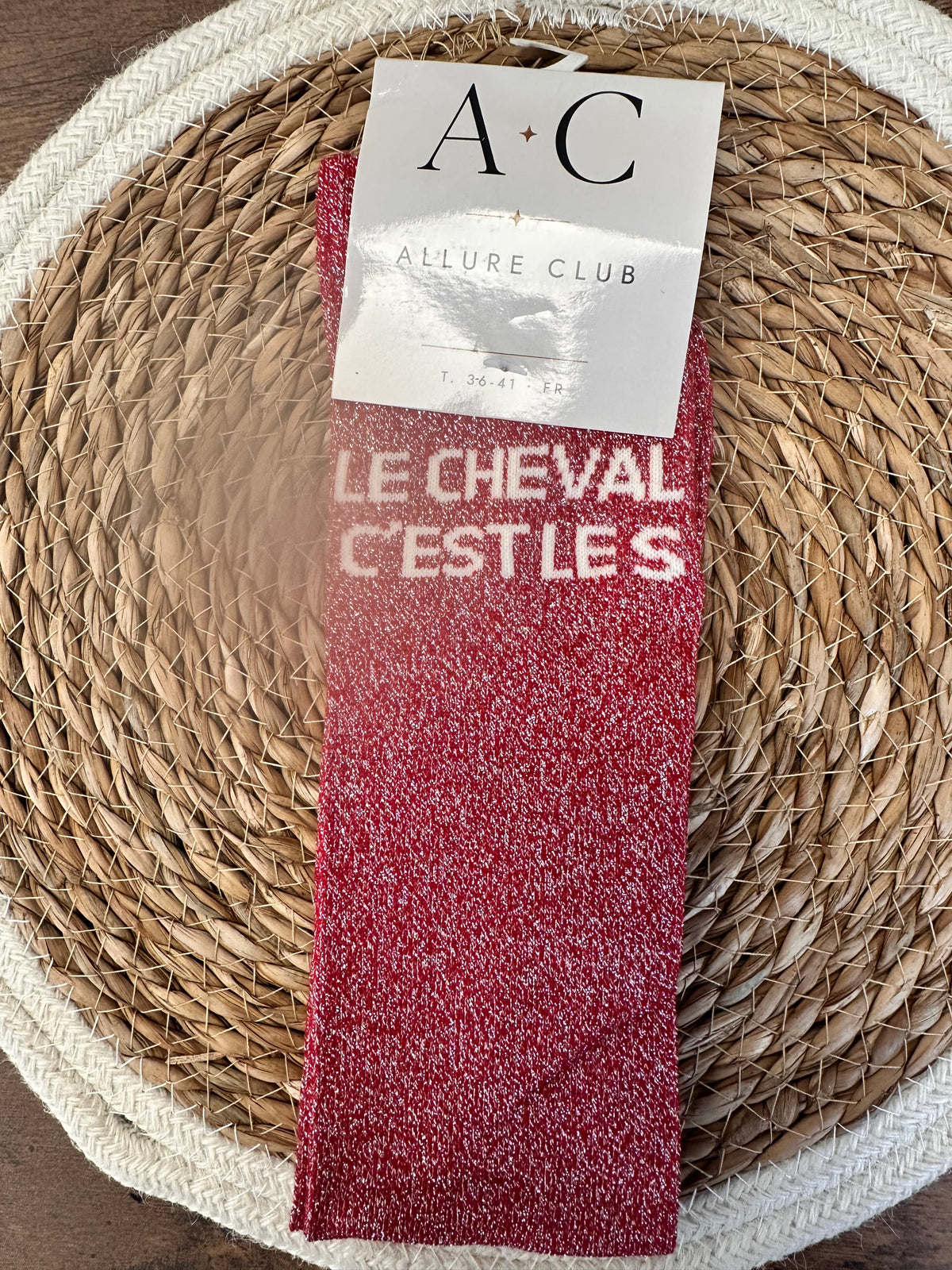 Chaussettes d’équitation bordeaux pailletées Le cheval c’est le S à plat avec leur étiquette Allure Club taille unique 36-41