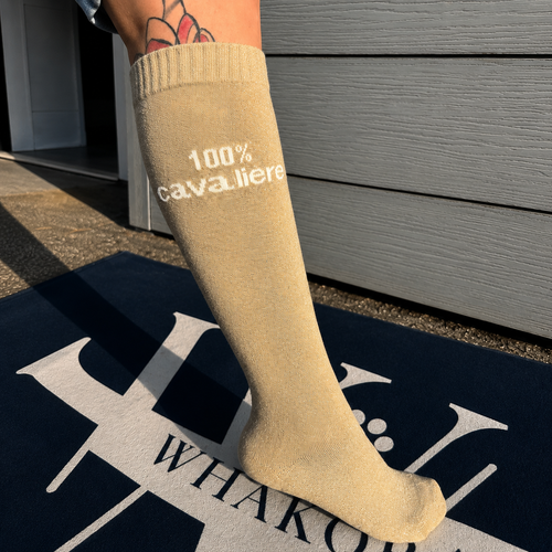 Chaussette d'équitation or 100% cavalière portée sous le genou